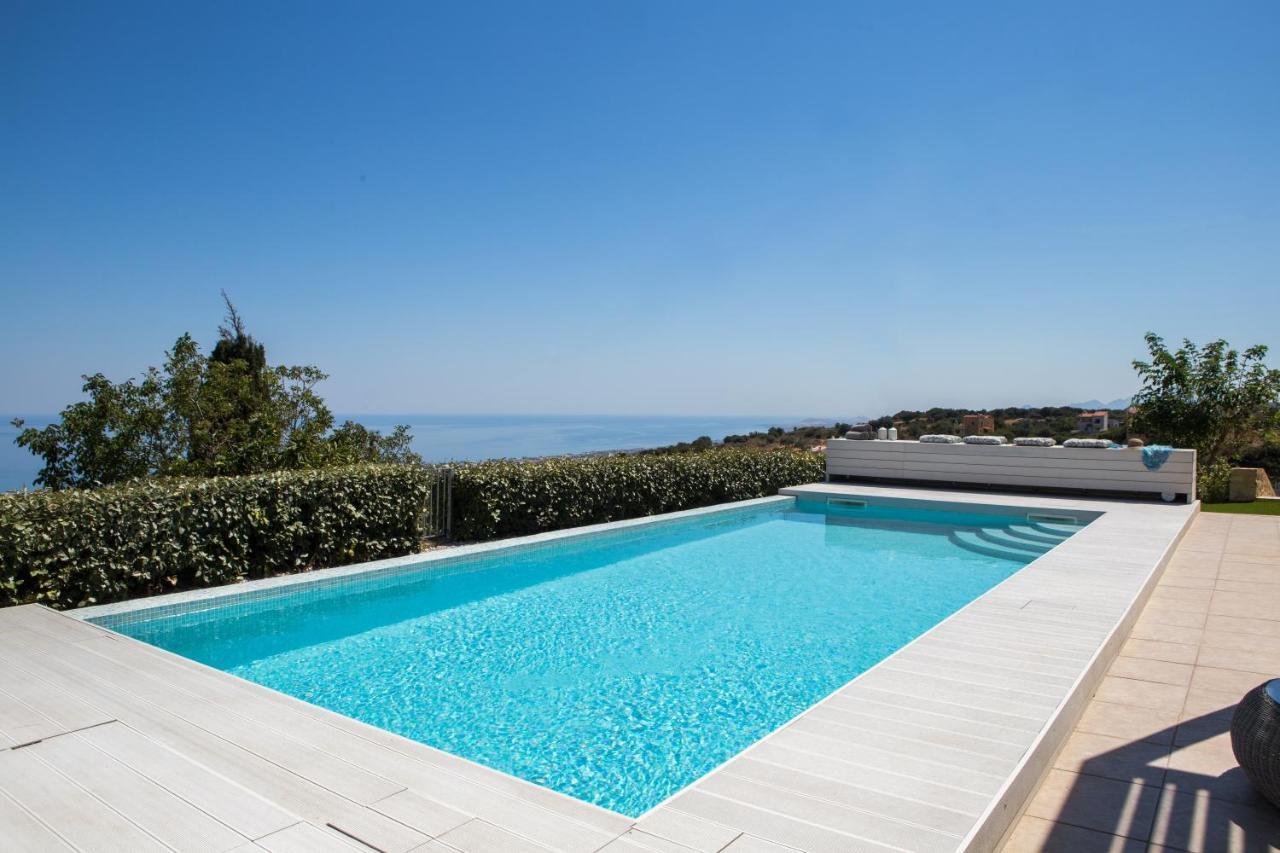 Effies Cozy Villa-Spectacular View And Playground Roussospítion Eksteriør bilde